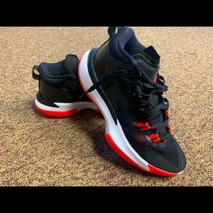 Nike Jordan Zion 1 Basketball sneaker, size 7.5